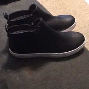 (NWOT) Steve Madden - Erlina High Top Sneakers